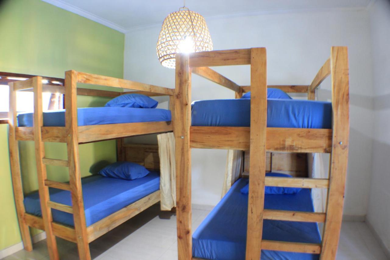 Black Sand Hostel Amed Exteriör bild