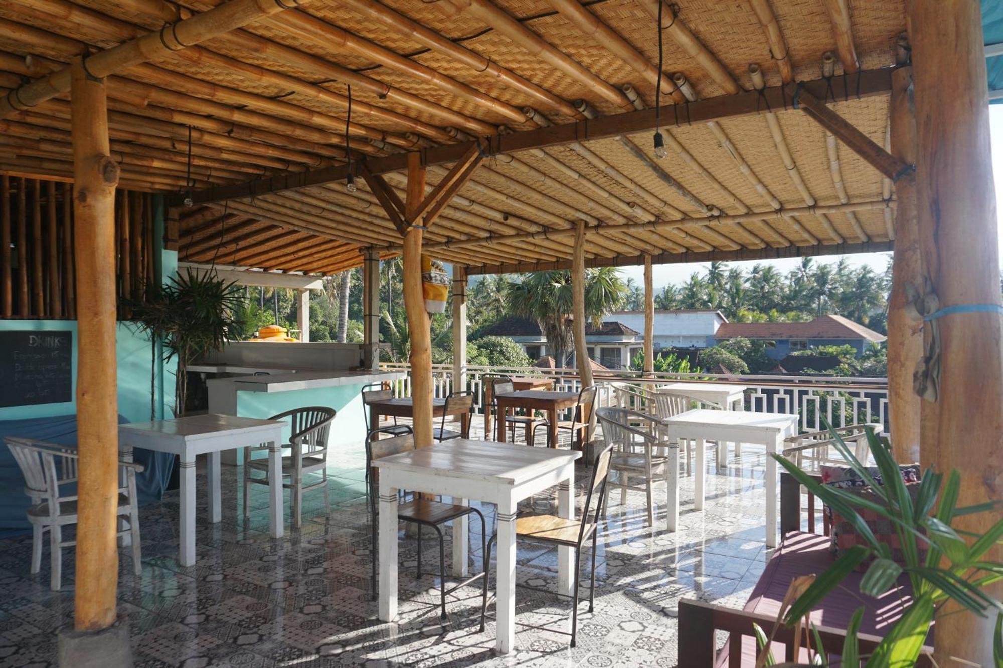 Black Sand Hostel Amed Exteriör bild