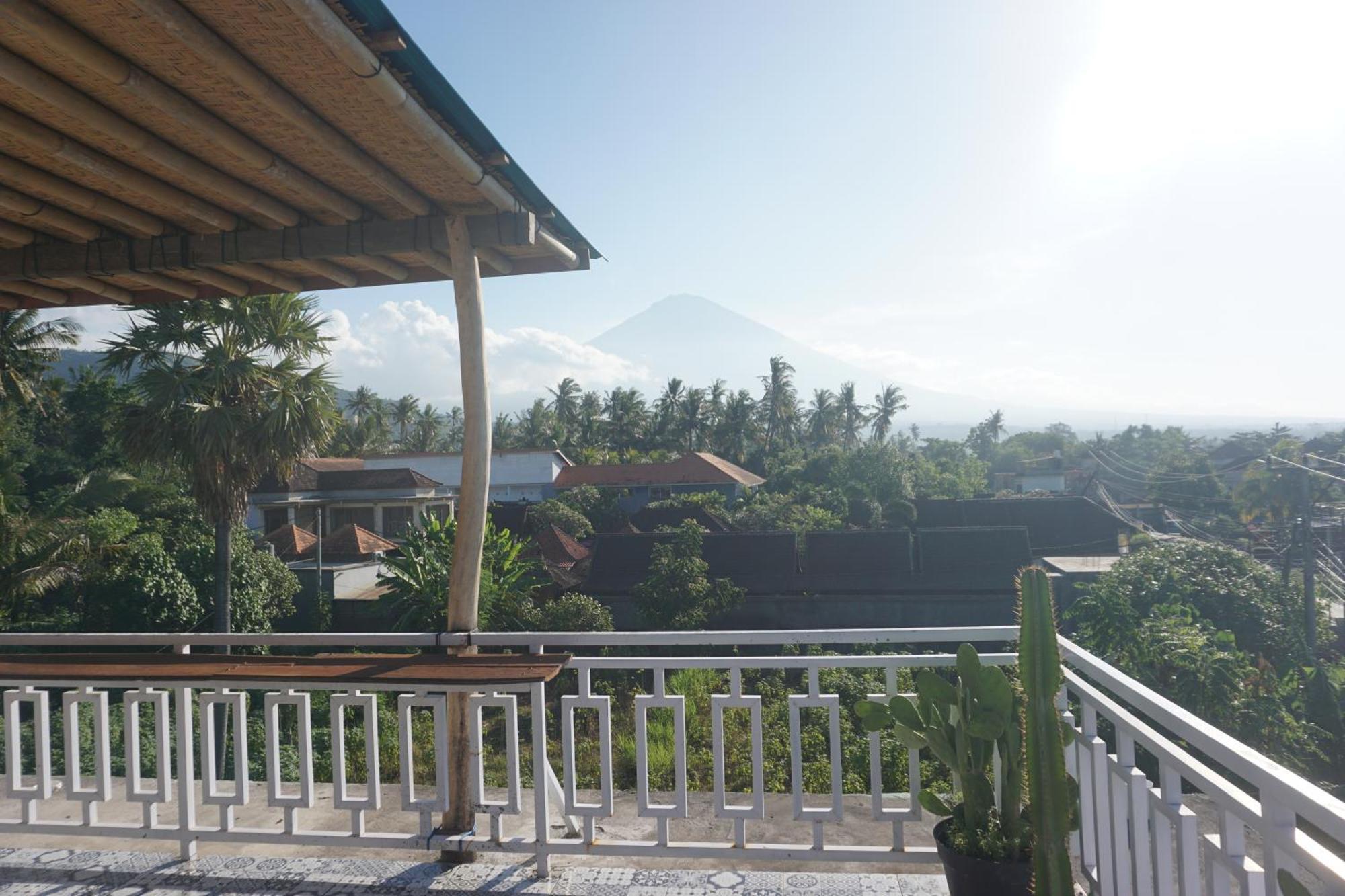 Black Sand Hostel Amed Exteriör bild